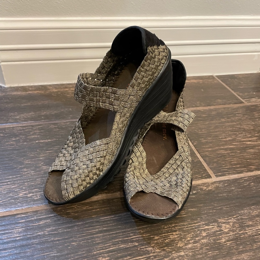 Bernie Merv Wedges